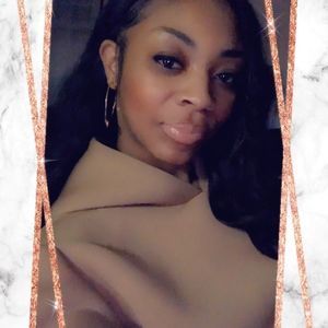 Meet your Posher, Evita